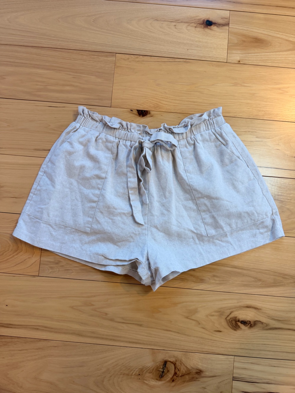 Lush Light Beige Linen Women's Shorts Size M